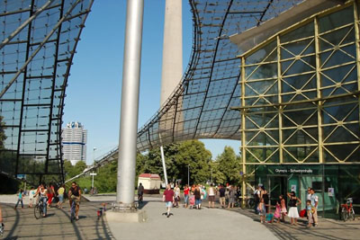 olympiaschwimmhalle_muenchen_eingang