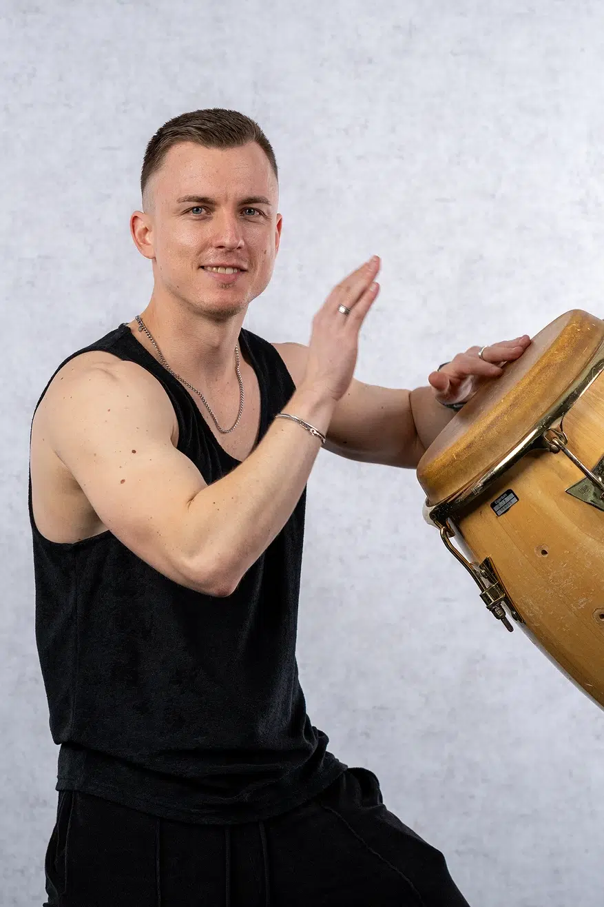 Ruben Lipka Bachelor und Master of Music (Hauptfach Jazz-Schlagzeug), Musiker, Tanzlehrer Fächer: Rhythmik, Musiklehre, Bewegungsbegleitung, KNS