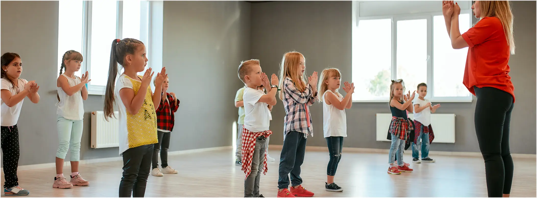 Sport und Gymnastiklehrer Schule München - Kindertraining bei der KNS